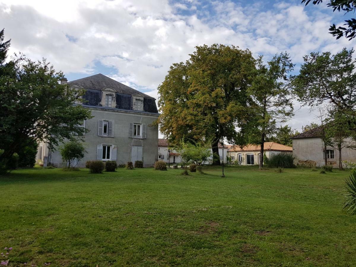 Chateau De Champblanc Cherves-de-Cognac 外观 照片